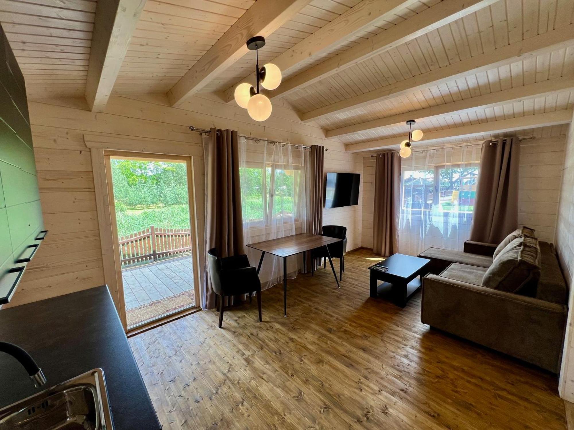 Butenas Hotel Tyla Biržai Exteriör bild